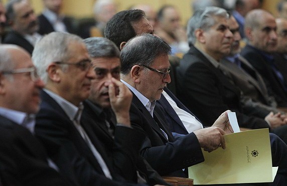 با شرایط مطلوب فاصله داریم اما دولت قبل نیستیم