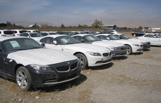پای دلار روی پدال خودرو