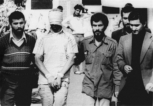 گروگانهای لانه جاسوسی 4.4 میلیون دلار غرامت میگیرند