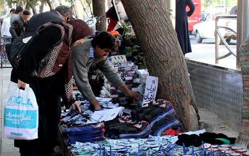 دستفروشانی که روزانه یک میلیون تومان درآمد دارند؟!
