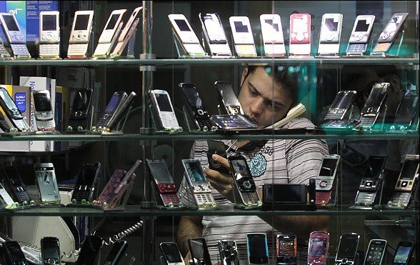 فروش موبایل توسط تعمیرکاران غیر قانونی است