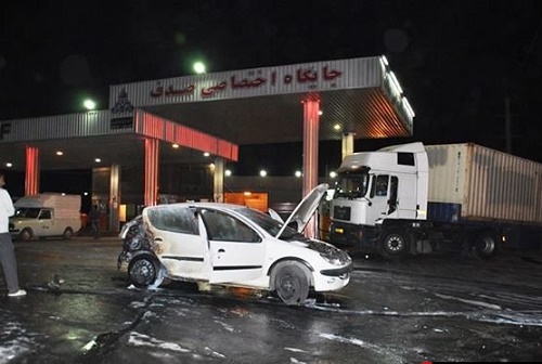آتش سوزی در پمپ بنزین؛ 3 خودرو سوختند