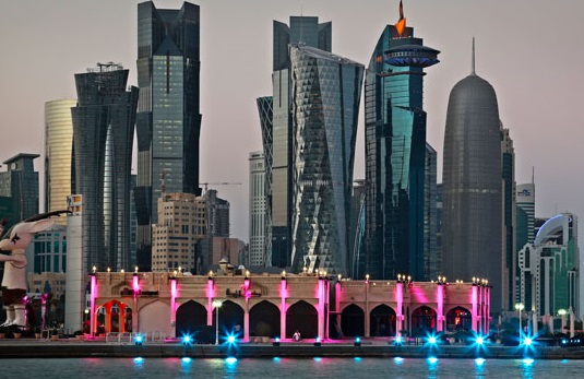 خارجیها در قطر، قطریها در خارج !
