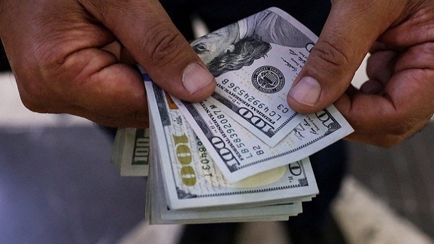 نرخ دلار تنها در اختیار بانک مرکزی نیست