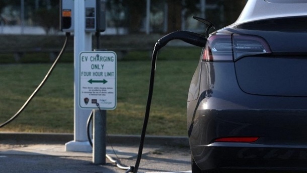 اختراع باتری جدید برای‌ خودروی برقی