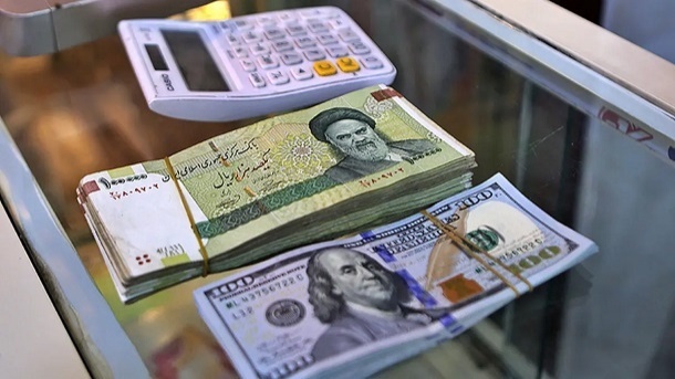 تاثیر بازار غیررسمی ارز در تعیین قیمت‌ها