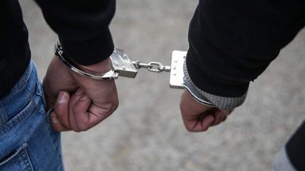 نیـکوکار قلابی 2 پسر جوان را سارق کرد