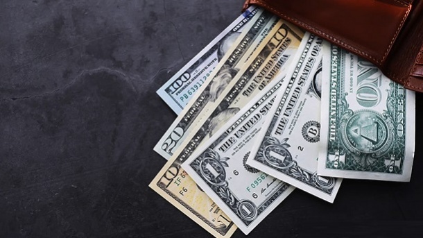 دست پر بانک مرکزی با افزایش 2 برابری ارز مسافرتی