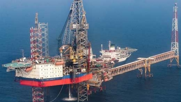 مسابقه ایران و قطر در استخراج نفت از پارس جنوبی