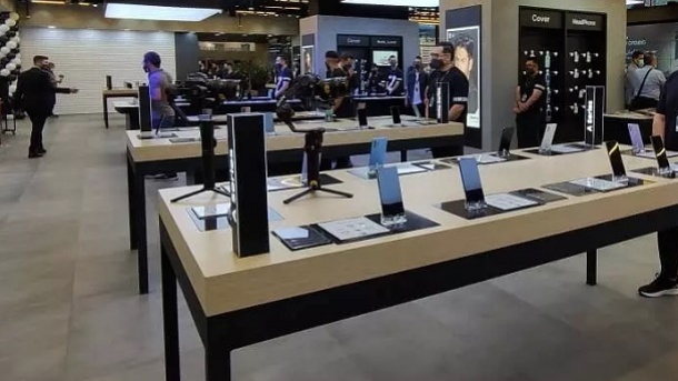 جهش یک شبه قيمت موبايل‌های بالای 600 دلار