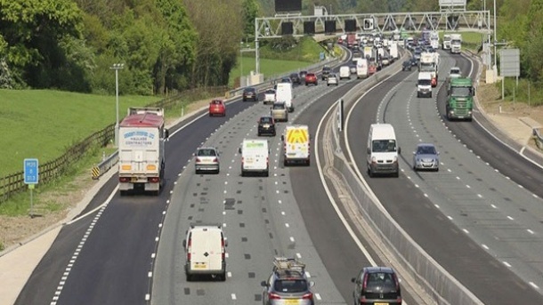 چرا انگلیسی ها در سمت چپ خیابان رانندگی می‌کنند؟