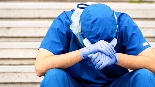 پشت پرده خودکشی پزشک ها