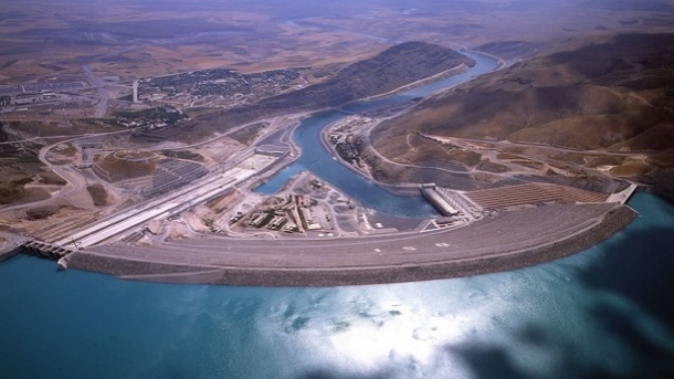 اردوغان در حال بلعیدن ارس