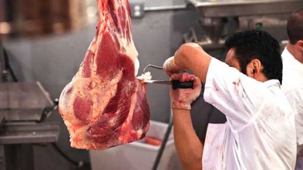 با حقوق کارگر چند کیلو گوشت می توان خرید؟