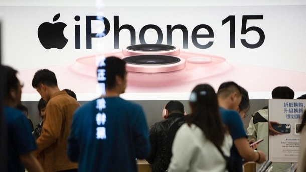 کاهش شدید فروش آیفون در چین