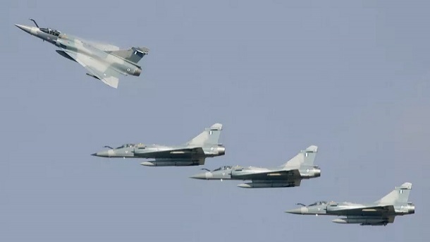 جدال میراژها با سوخوها