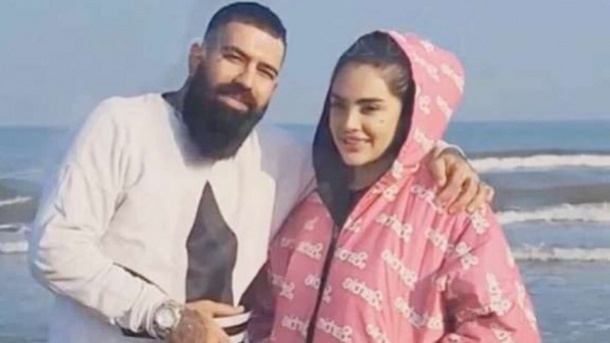خودکشی زن بلاگر مقابل چشمان نامزدش