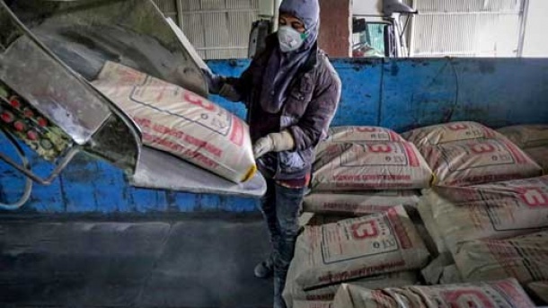 قطعی برق، سیمان را گران کرد