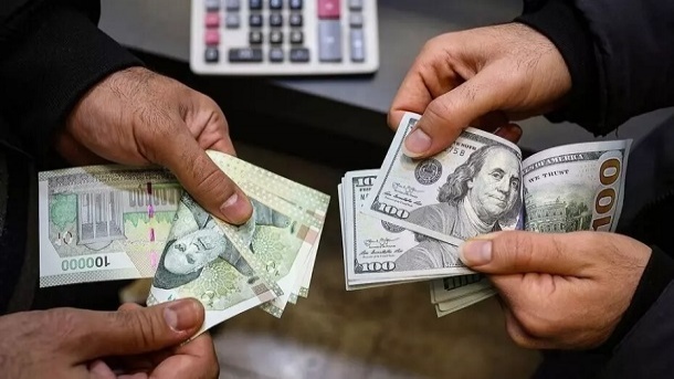 گام مثبت قیمت دلار در روز‌های تعطیل