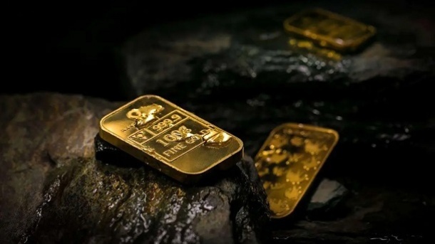 بهای طلا امروز جمعه در بازارهای جهانی