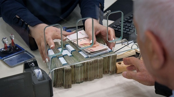 70 درصد وام بانک ها برای کارمندان خودشان