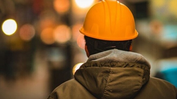 یک کارگر می تواند از 2 یا چند کارگاه حق بیمه رد کند؟