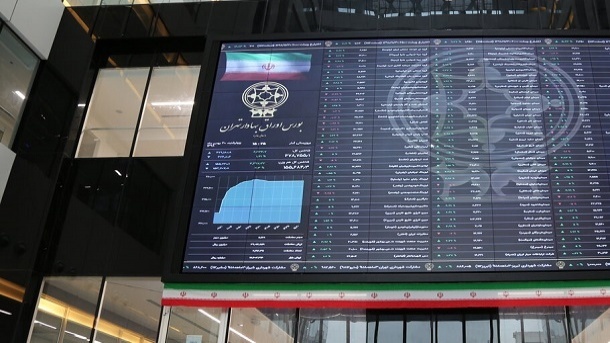 تابلو بورس همچنان سبز است