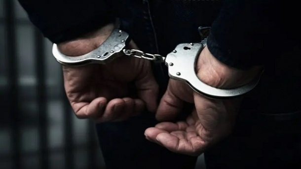 کارچاقکنی با سوءاستفاده از عکس مسئولان نظام