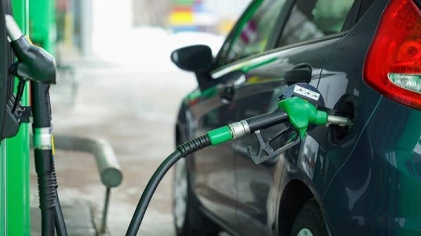 شوک بنزين يا واردات خودرو، اولويت كدام است؟