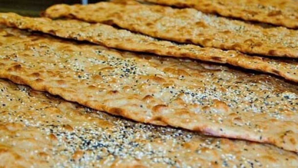 فروش اجباری نان سبزیجات و کنجدی!