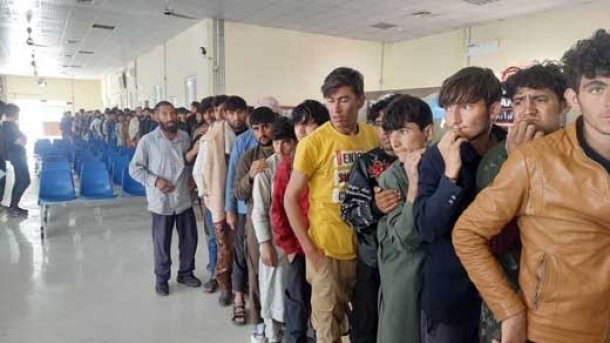 ورود افغان ها به ایرلاینهای ایرانی محدود شد