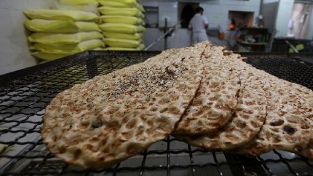 قیمت داغ نان در تنور نانواییهای آزادپز