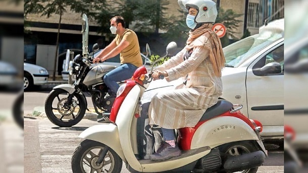 گواهینامه موتور برای خانمها صادر میشود؟