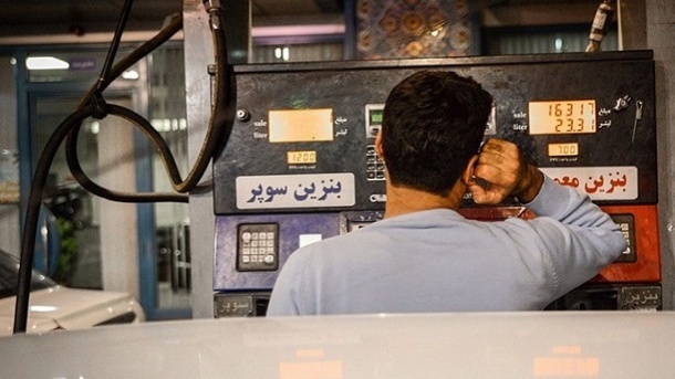 نگاه دستوری به مردم درباره بنزين راه درستی نيست