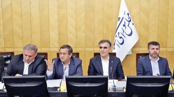 منتقدان سياسی ارز تک نرخی