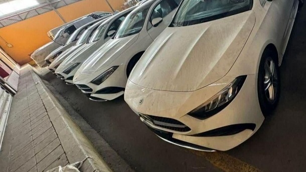 قیمت خودروهای وارداتی ثابت میماند