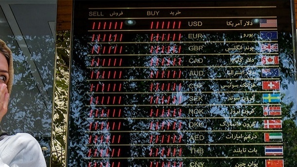 تعطیلیهای ادامهدار، دلار را تقویت و بورس را تضعیف کرد