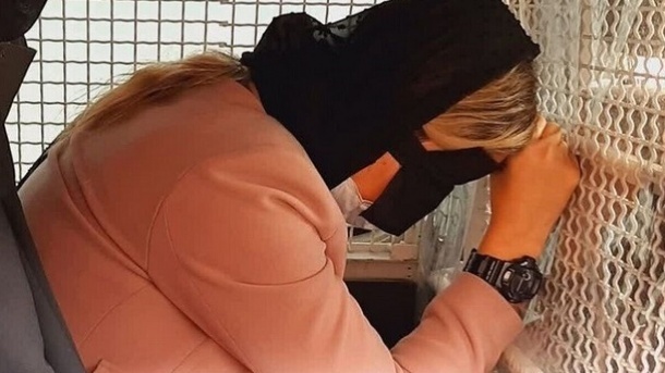 نانهای شیشهای، دختر بی خبر را در فرودگاه گرفتار کرد