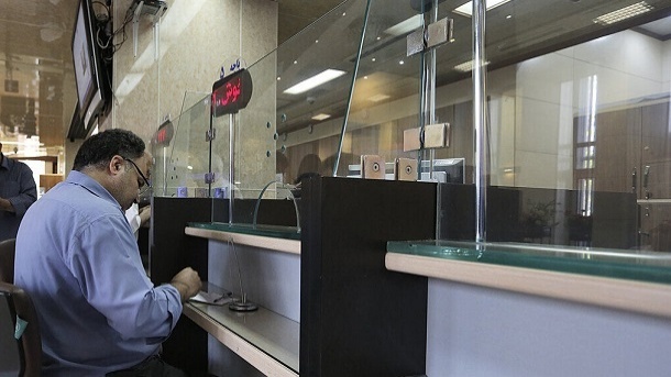 تمدید تغییر ساعات کاری بانکها تا 15 فروردین 1404