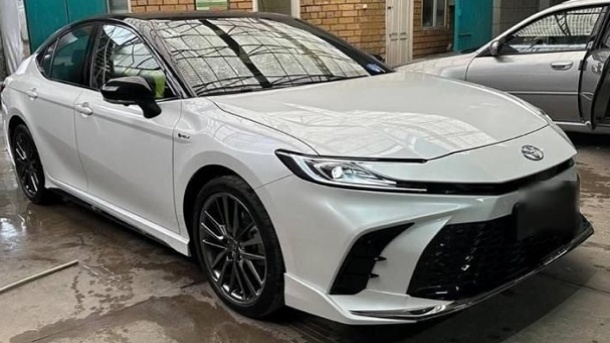 تویوتا کمریهای هیبرید جانبازان از گمرک ترخیص شد