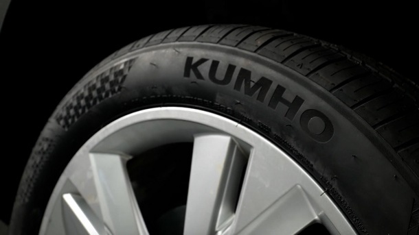 قیمت جدید انواع لاستیک کومهو در بازار 1403/12/18