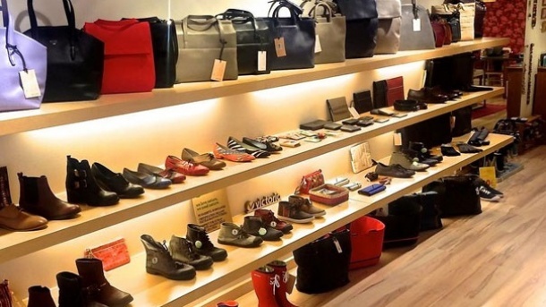 نوروز بیرمق در بازار کیف و کفش