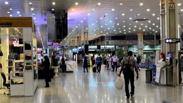 فروش آب معدنی در فرودگاه امام بهصرفه نیست