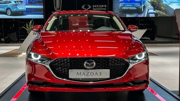 نمایش عمومی نخستین نمونه وارداتی مزدا3 در ایران