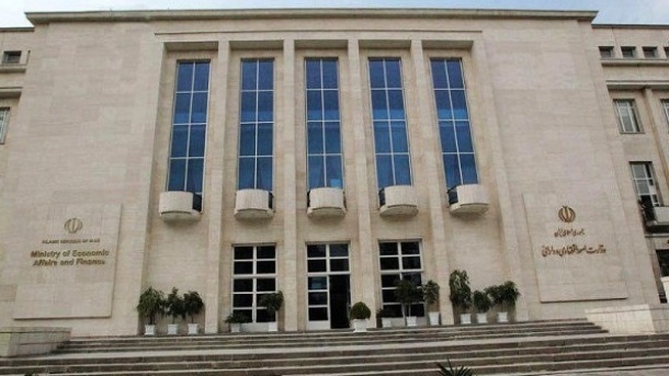 وزیری که نیست؛ اقتصاد کشوری که رهاست