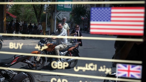 ریزش نرخ ارز در بازار همزمان با شروع مذاکرات