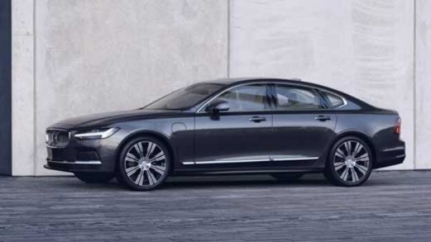 ولوو «اس ۹۰» از فروش باز ماند