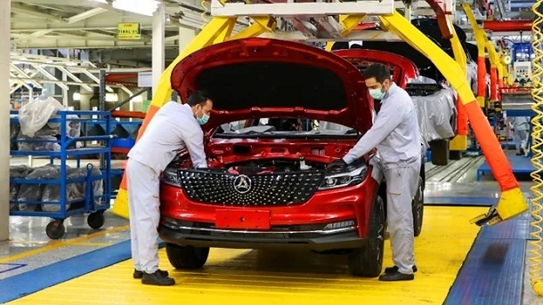 تحریمهای 7 ساله چه بر سر خودروسازی ایران آورد؟