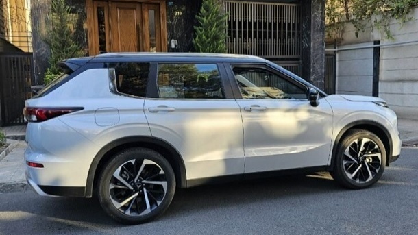 افزایش خودسرانه قیمت خودروهای وارداتی توسط واردکنندگان