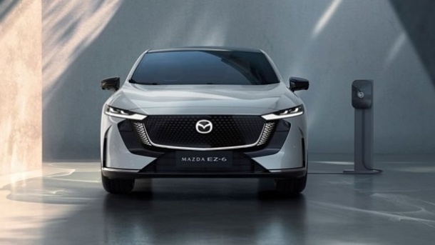 اولین خودرو با قابلیت هدآپ AR در راه ایران